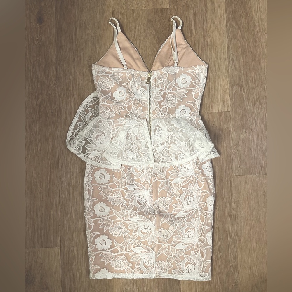 Elegant White Lace Peplum Dress - Picture 2 of 9